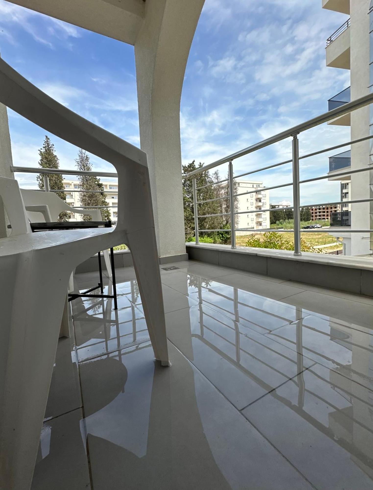 Long Beach Apartment Ulcinj Buitenkant foto
